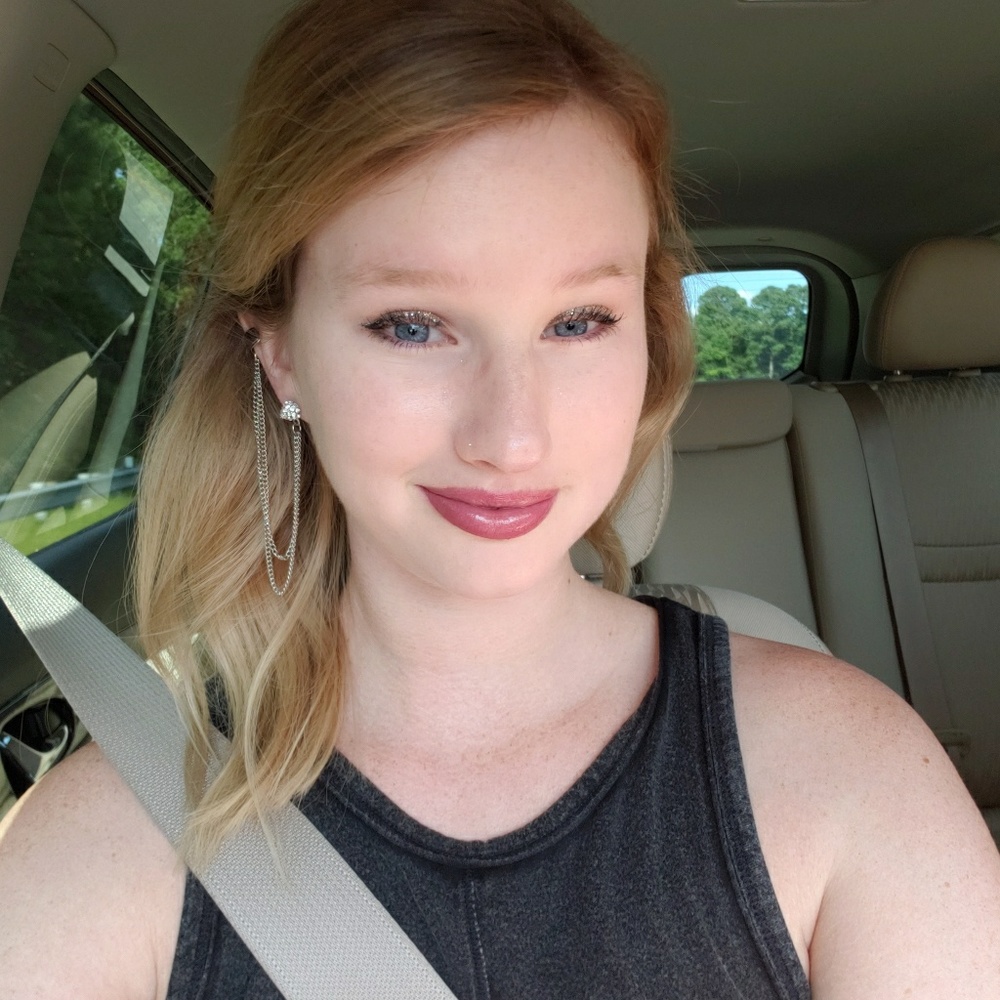 Meet your Posher, Kelly